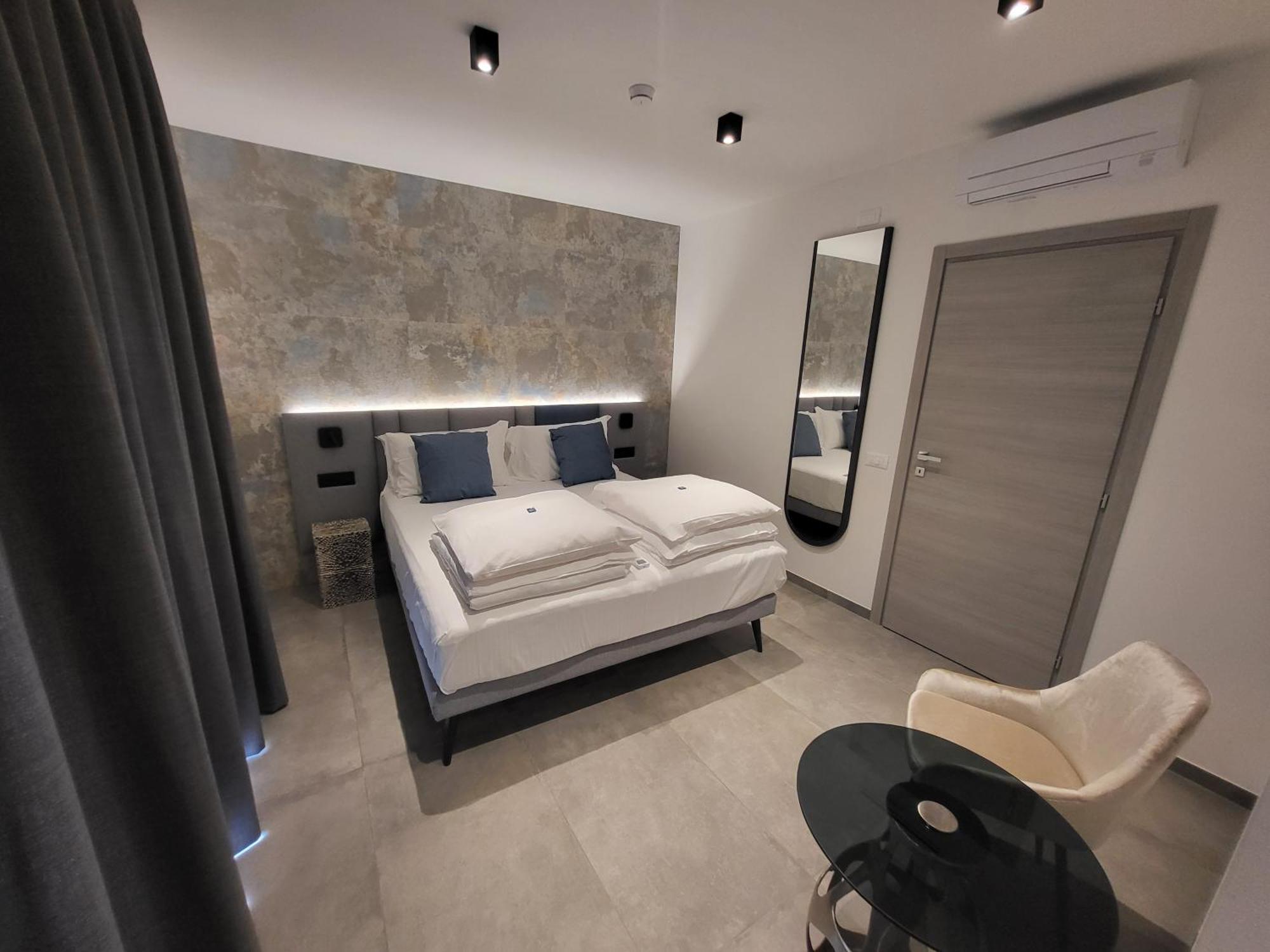 Attilio High Living Suites - Adults Only Торри-дель-Бенако Номер фото